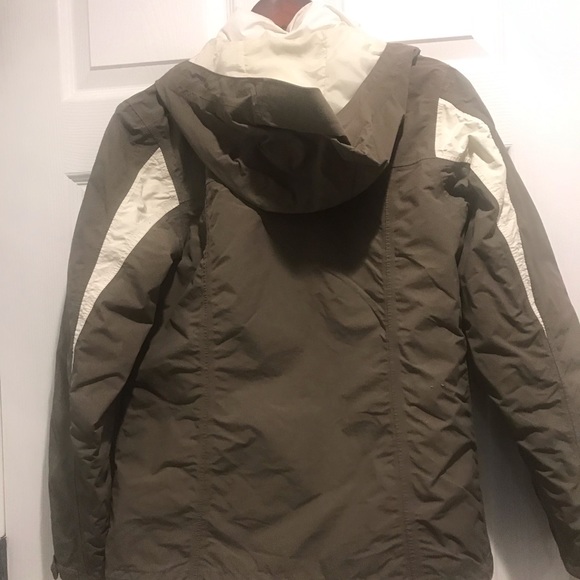 Women’s Northface Rain Jacket - Picture 5 of 5